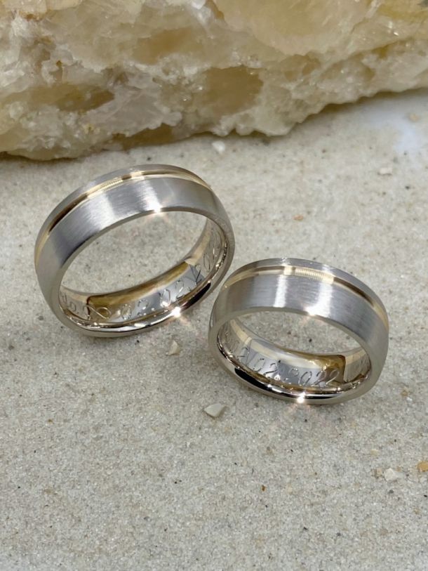 Trauringe zweifarbig mit Nut in breiter Ausführung